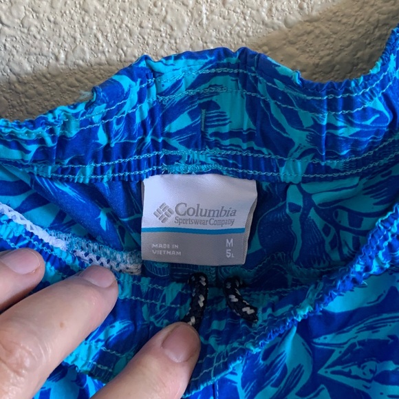Columbia PFG Women’s Tropical Print Shorts 🌴 - Picture 5 of 7